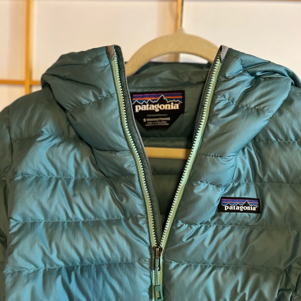 Patagonia Women’s Sweater Hoody. Size Small. Beryl Green.